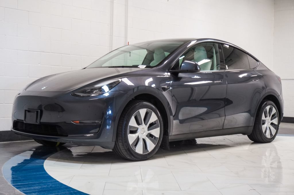 Used 2024 Tesla Model Y Long Range AWD/4WD image 4