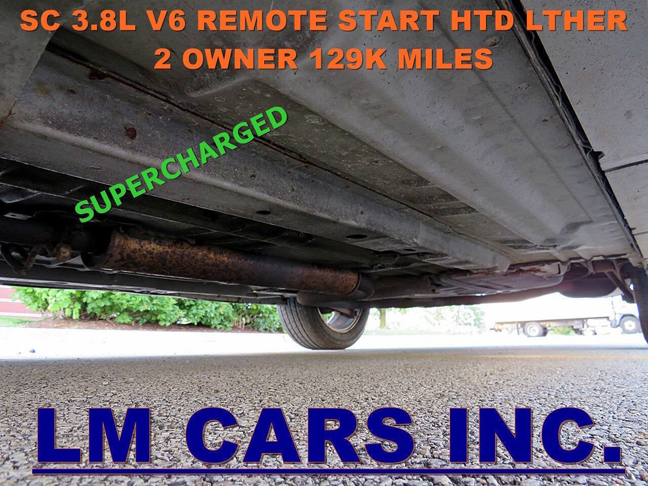 Used 2006 Pontiac Grand Prix GT w/ Sun And Sound Package FWD image 2