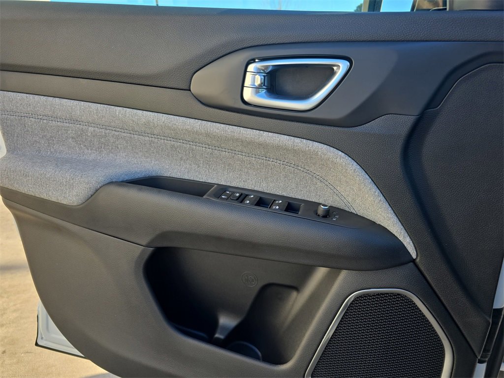 New 2026 Jeep Compass Latitude image 27