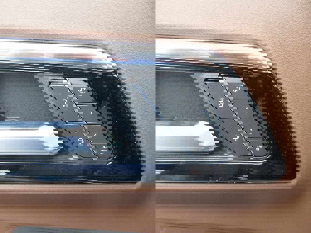 New 2026 Chevrolet Suburban High Country image 28