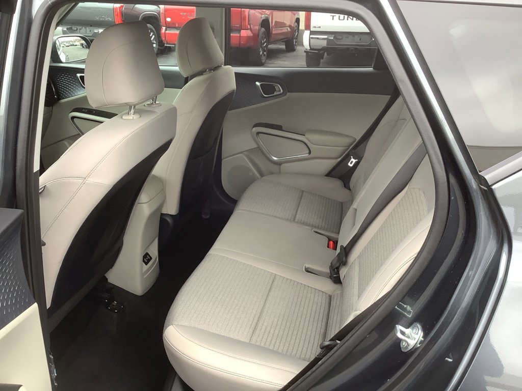Used 2024 Kia Soul EX image 11