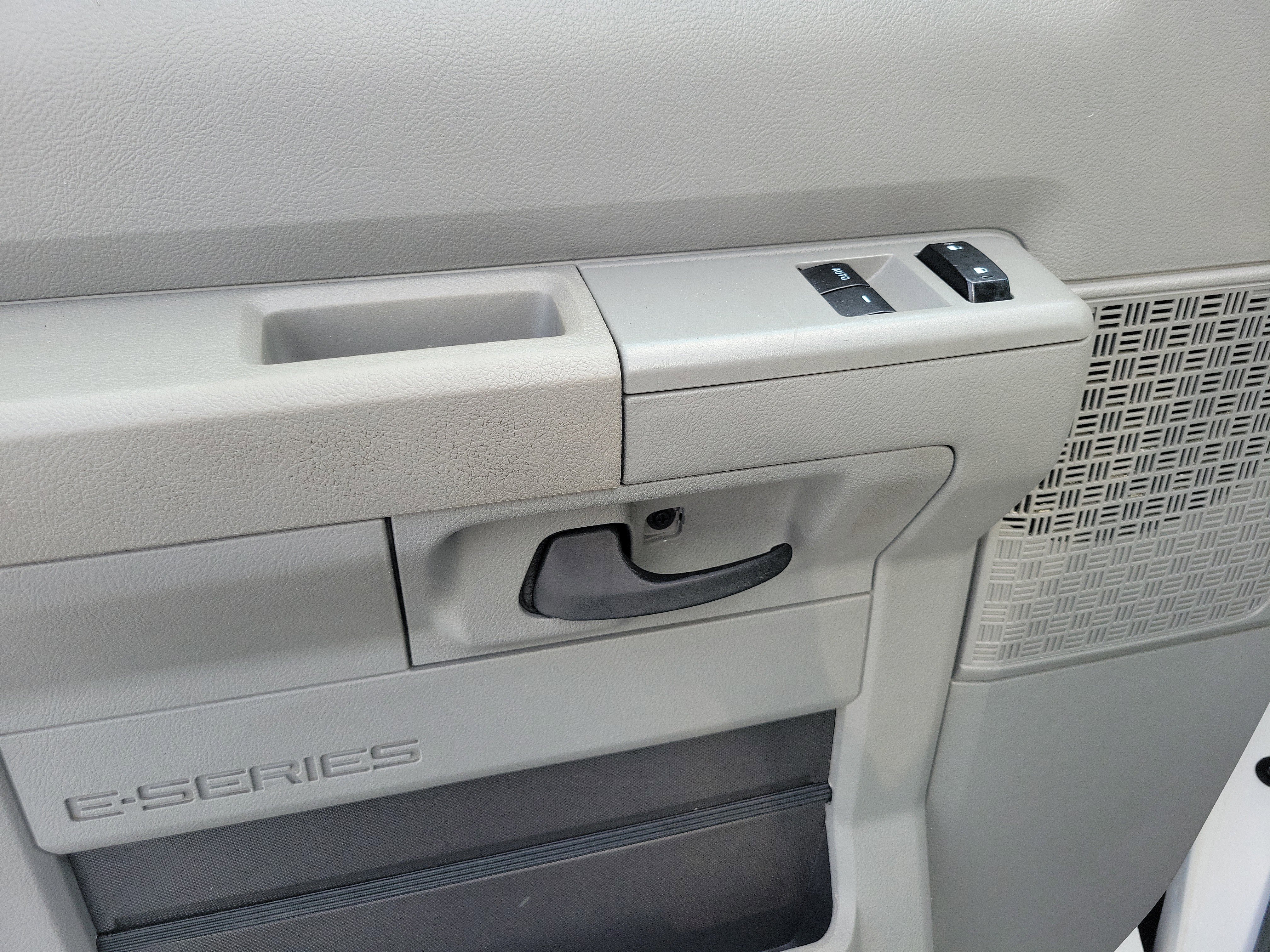 Used 2023 Ford E-350 and Econoline 350 Super Duty w/ Power Windows & Locks Group image 7