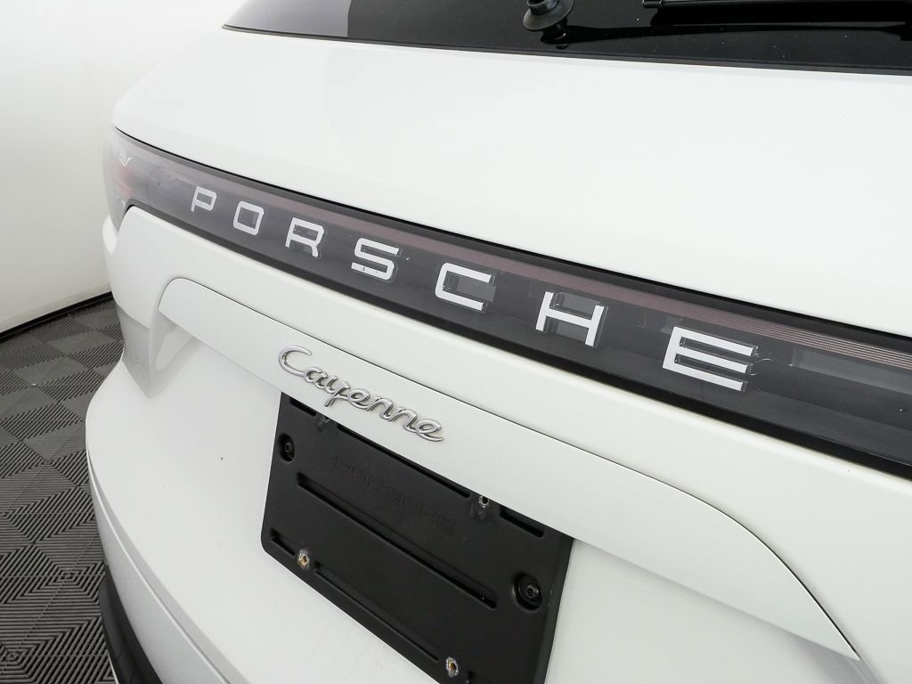 Certified 2023 Porsche Cayenne AWD/4WD image 37