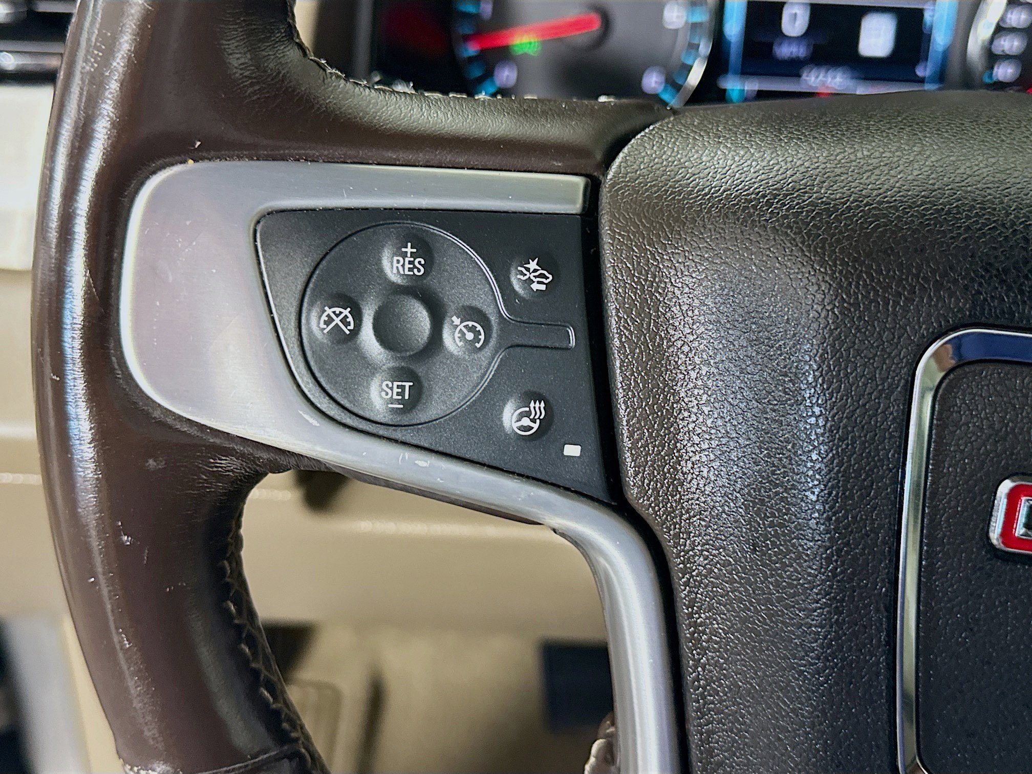 Used 2019 GMC Yukon XL SLT w/ Open Road Package image 14