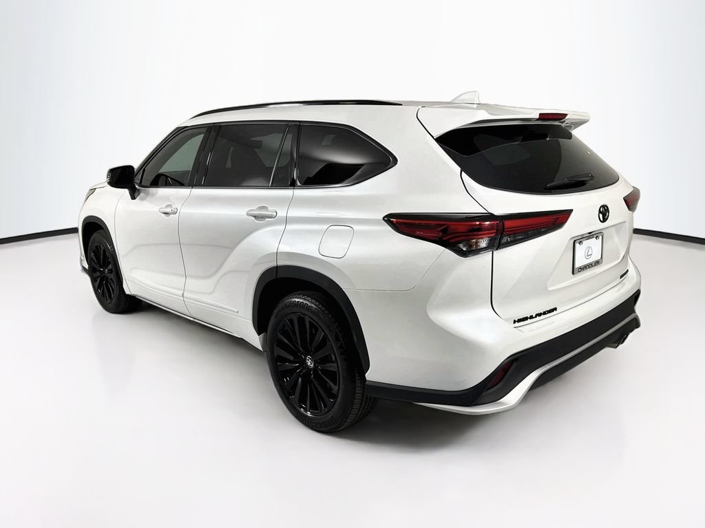 Used 2023 Toyota Highlander XSE AWD/4WD image 7