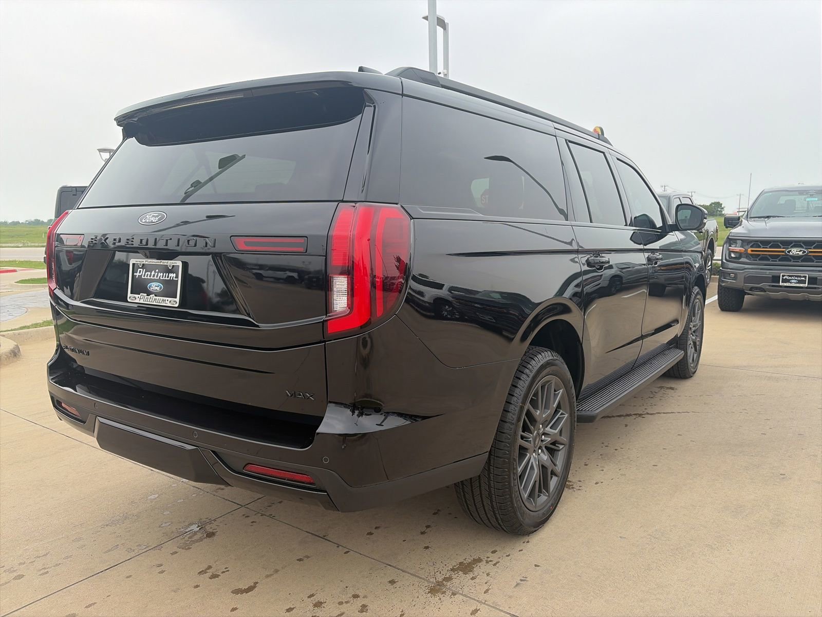 New 2026 Ford Expedition Max Platinum w/ Stealth Appearance Package AWD/4WD image 5