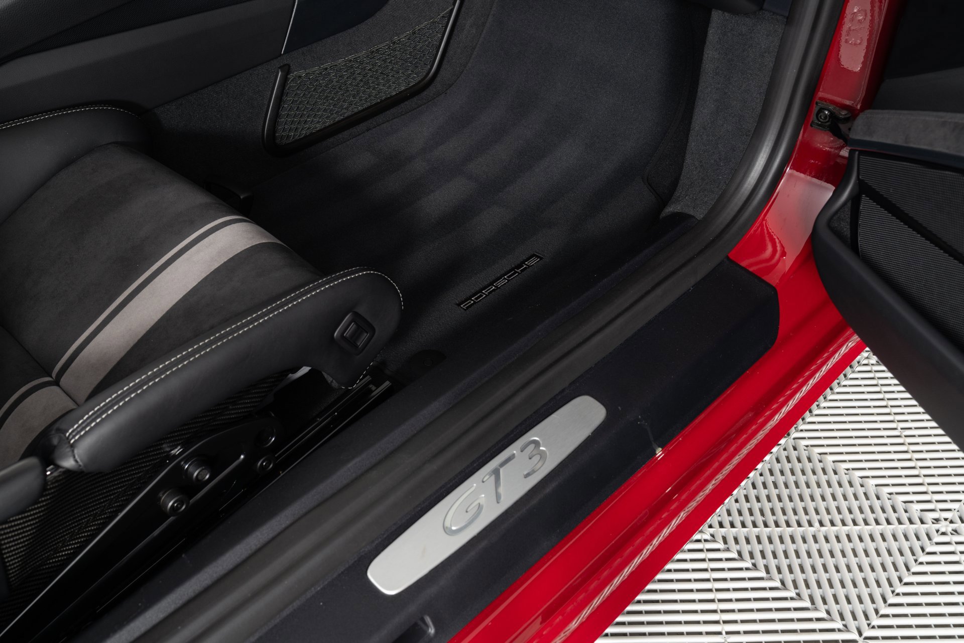 Used 2018 Porsche 911 GT3 w/ Sport Chrono Package image 18