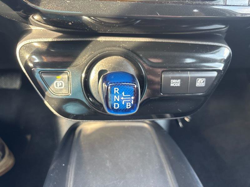 Used 2020 Toyota Prius LE AWD/4WD image 23