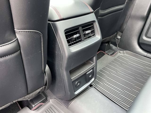 Certified 2024 Ford Edge ST-Line AWD/4WD image 6