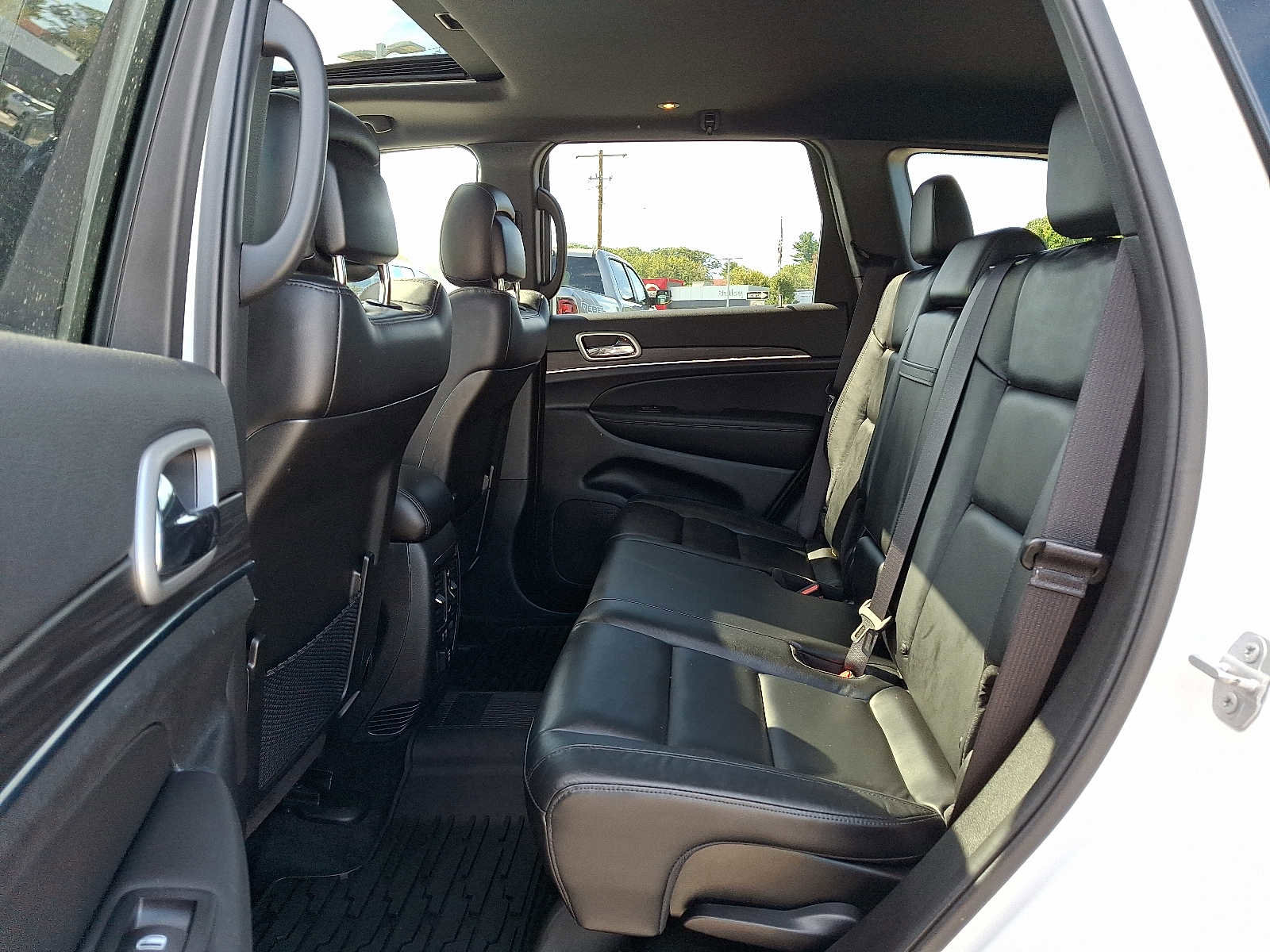 Used 2022 Jeep Grand Cherokee Limited image 10