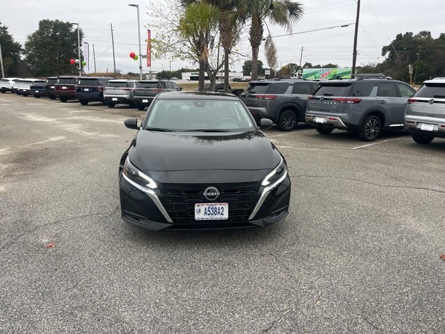 Used 2024 Nissan Altima 2.5 SV image 2