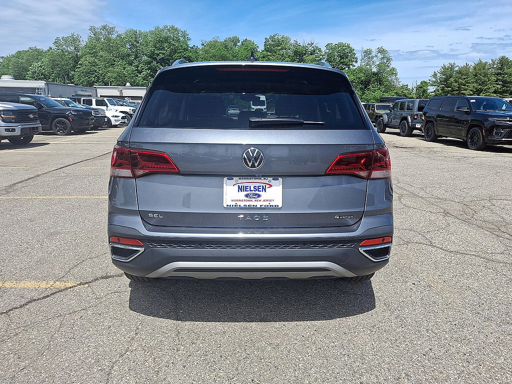 Used 2022 Volkswagen Taos SEL w/ Panoramic Sunroof Package AWD/4WD image 7