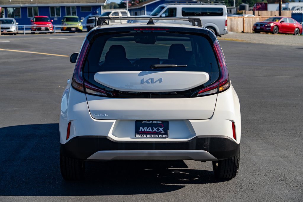 Used 2023 Kia Soul LX w/ LX Technology Package image 10