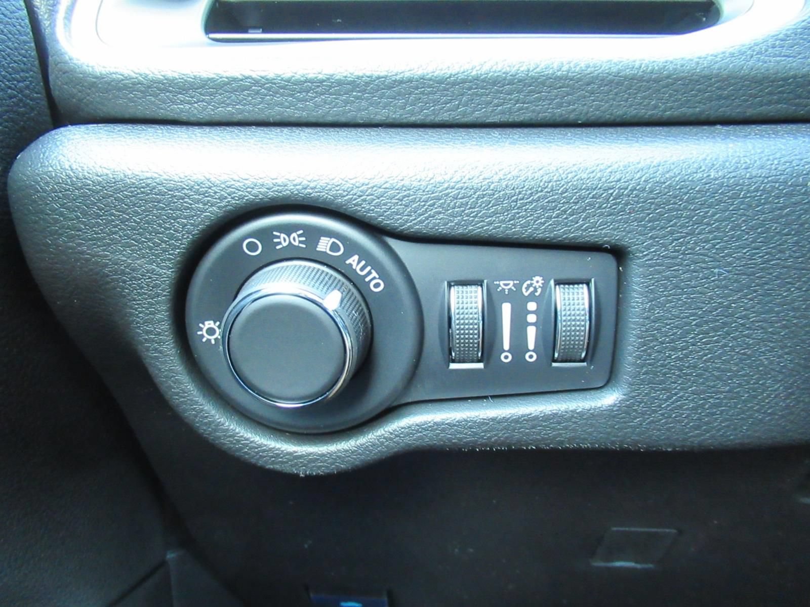 New 2027 Chrysler Pacifica Select FWD image 21