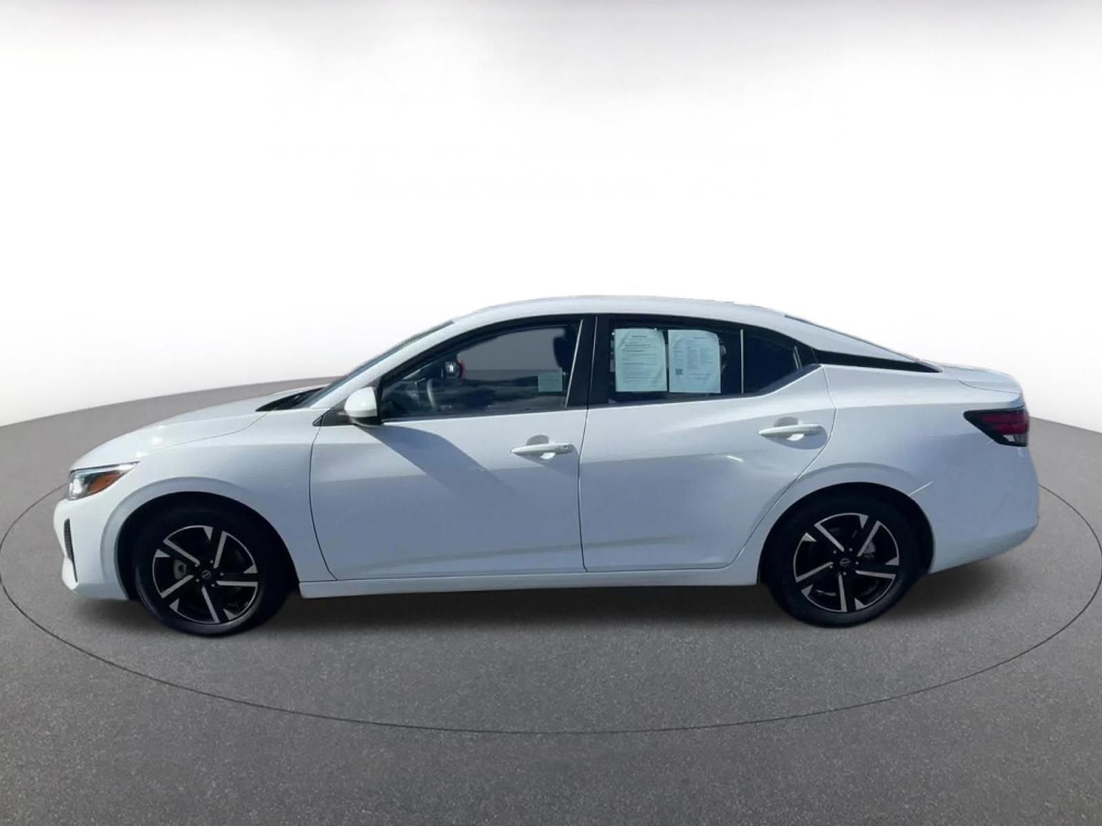Used 2025 Nissan Sentra SV FWD image 9
