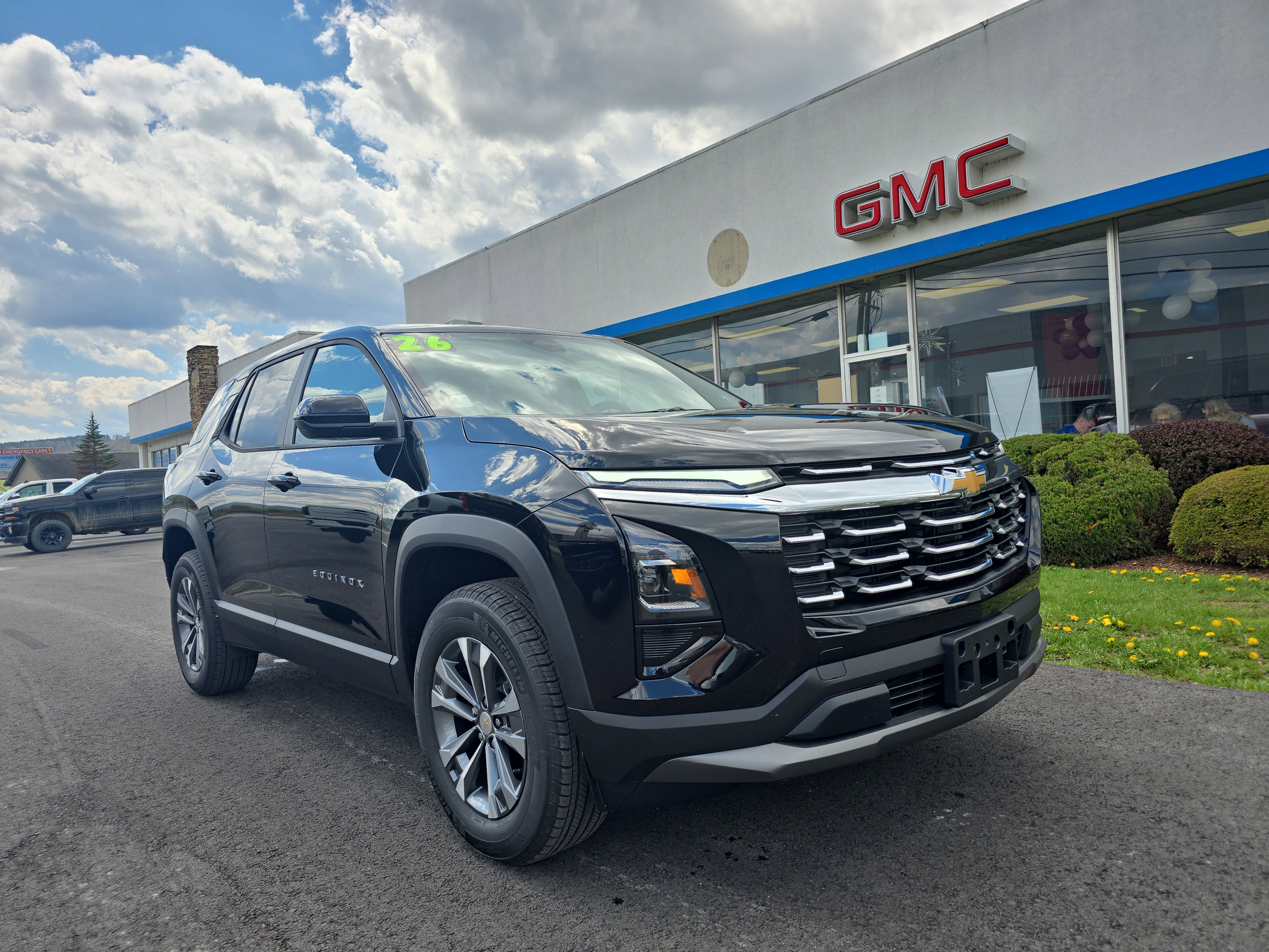 New 2026 Chevrolet Equinox LT w/ Convenience Package II AWD/4WD image 1