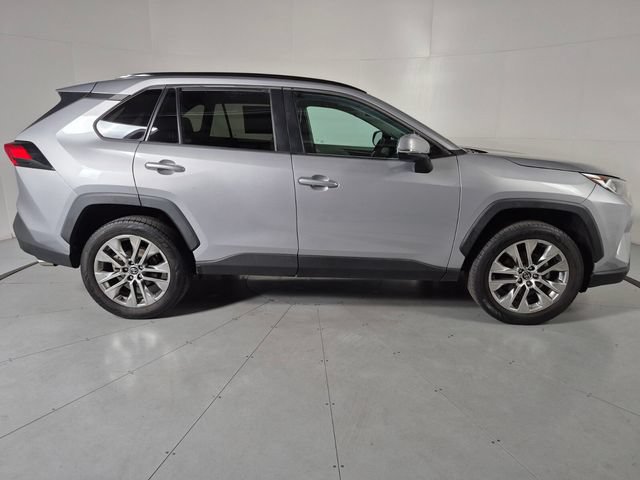 Certified 2021 Toyota RAV4 XLE Premium AWD/4WD image 5
