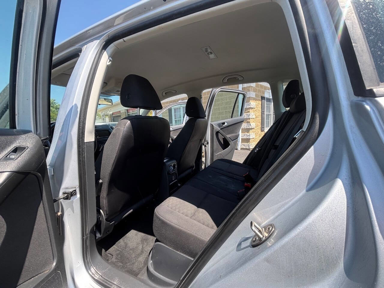 Used 2015 Volkswagen Tiguan S FWD image 7
