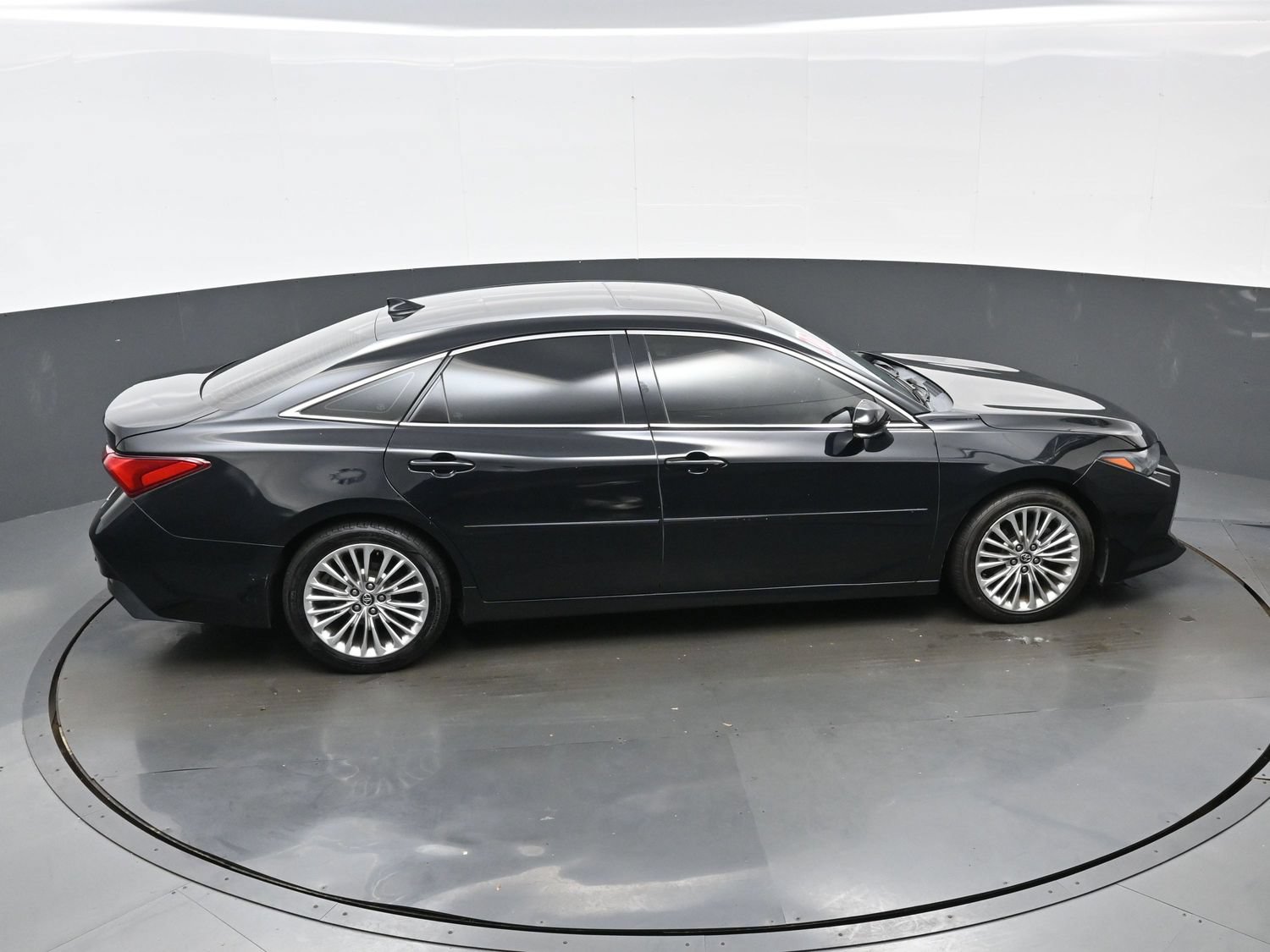 Used 2020 Toyota Avalon Limited w/ Advanced Safety Package FWD image 42