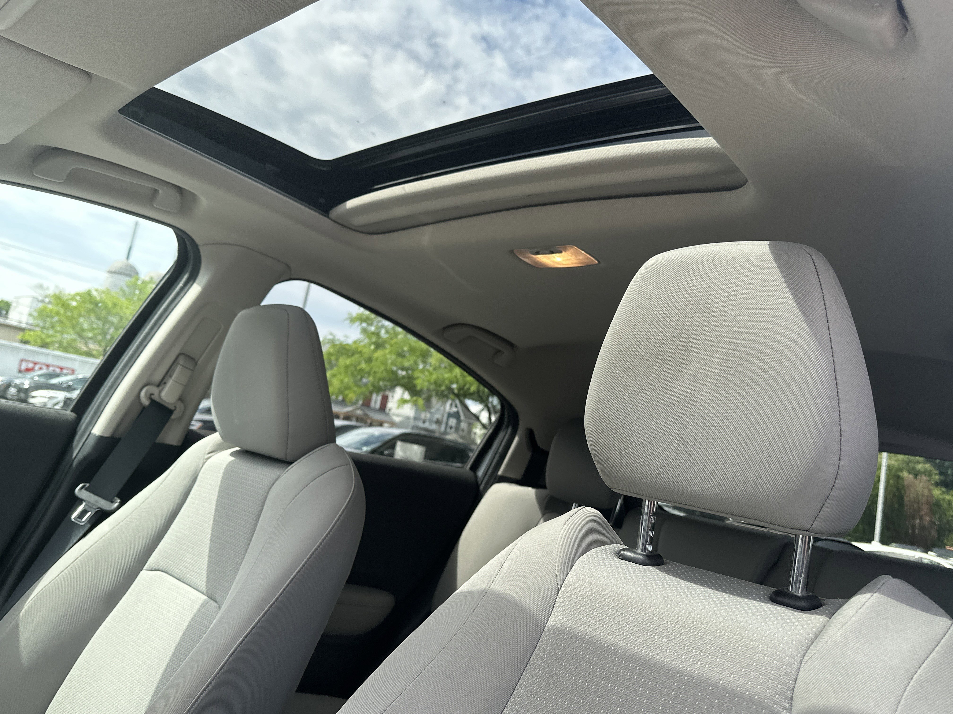 Used 2021 Honda HR-V EX image 9
