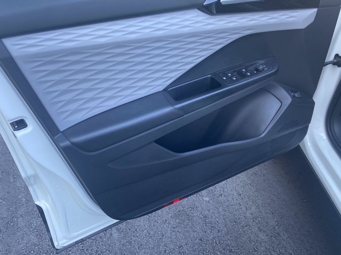 Certified 2022 Volkswagen Taos S AWD/4WD image 8