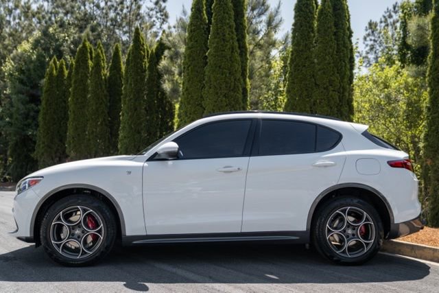 Used 2023 Alfa Romeo Stelvio Ti w/ Active Assist Plus Package AWD/4WD image 9
