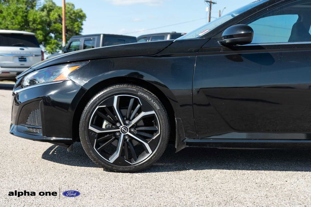 Used 2024 Nissan Altima 2.5 SR w/ SR Premium Package image 11