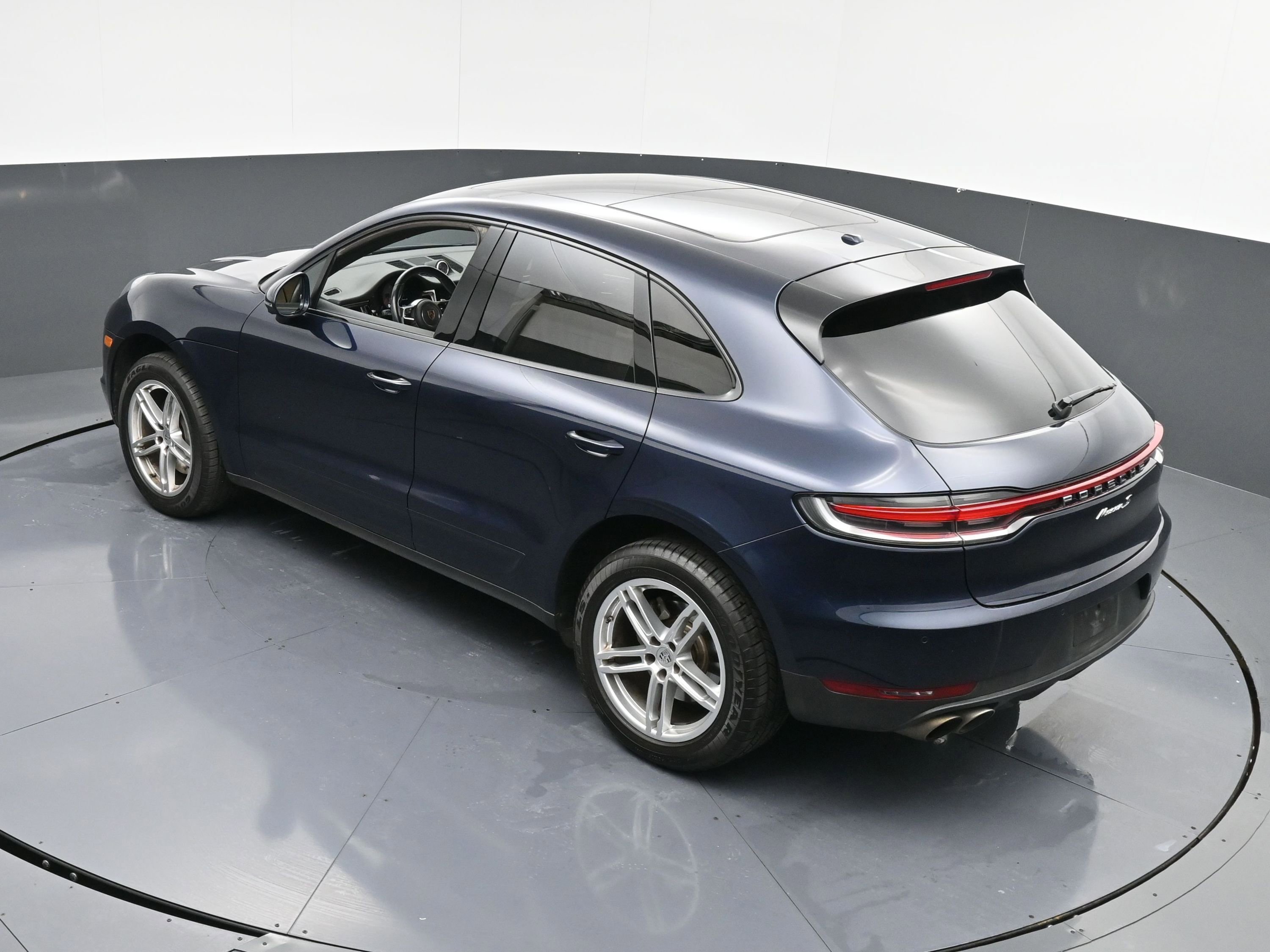 Used 2021 Porsche Macan S image 35