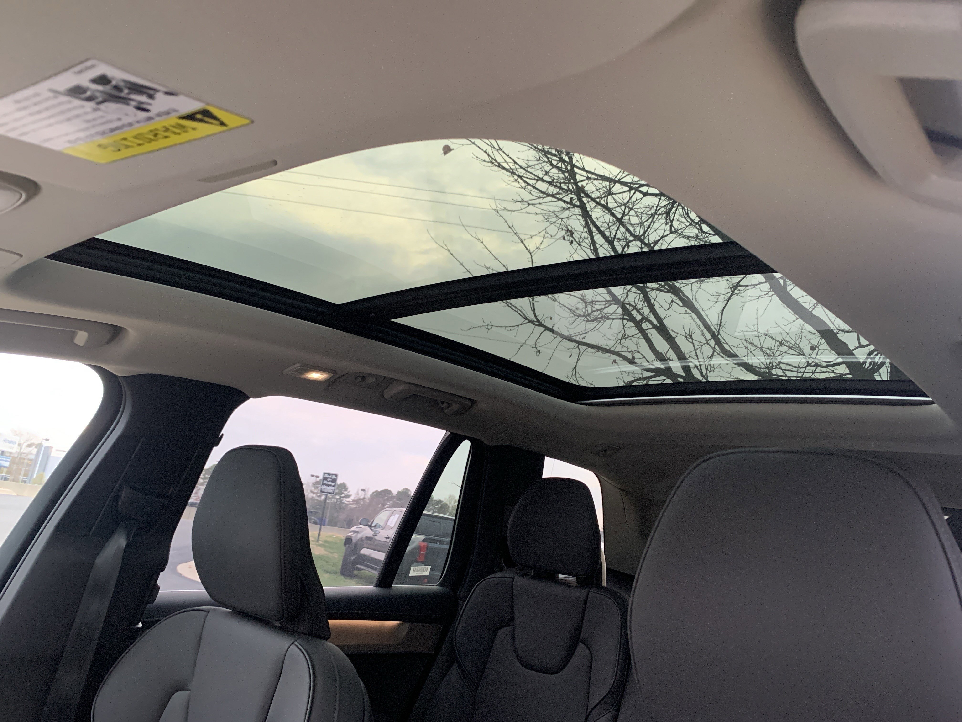 Used 2025 Volvo XC90 B5 Plus image 28