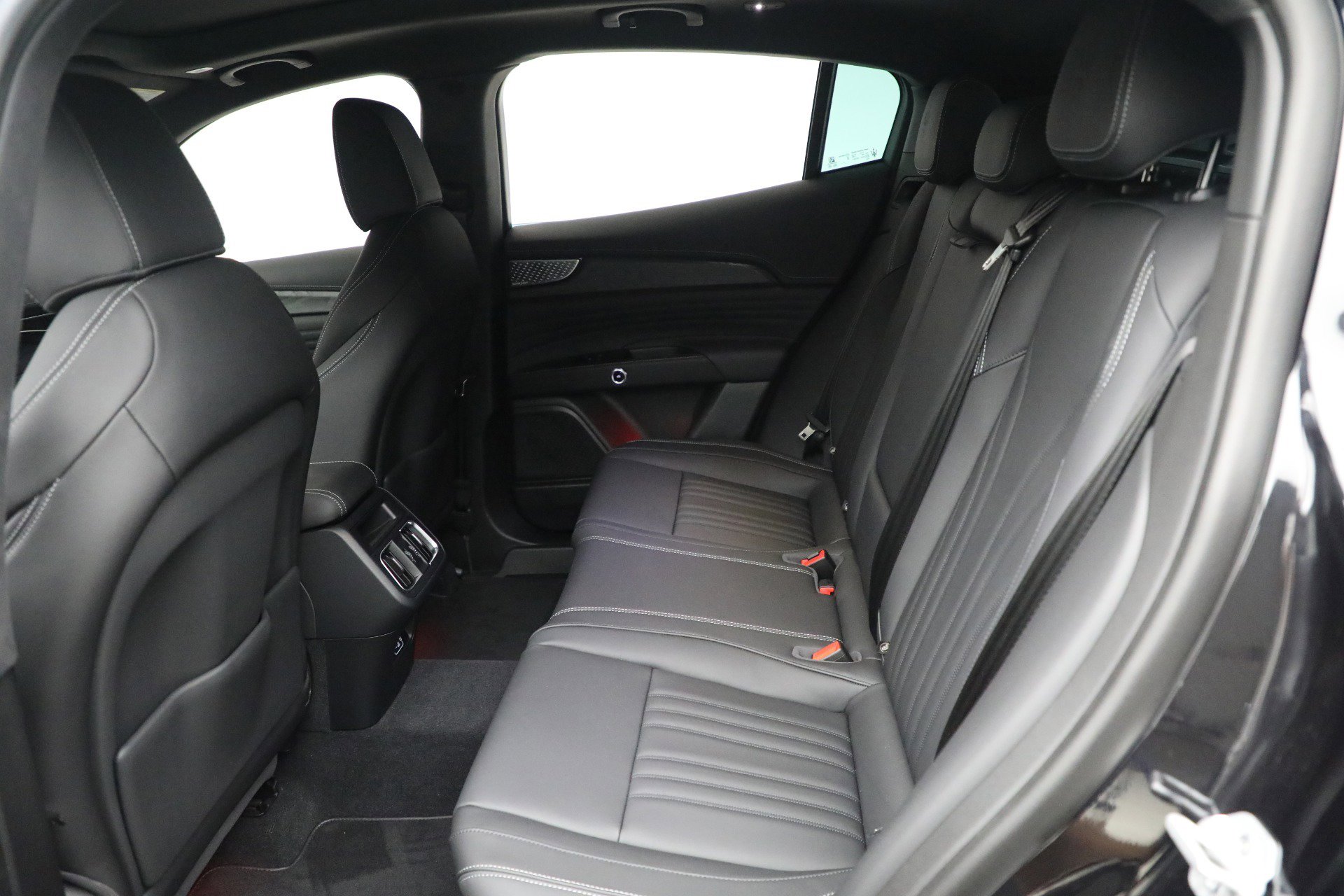 New 2025 Maserati Grecale GT image 17