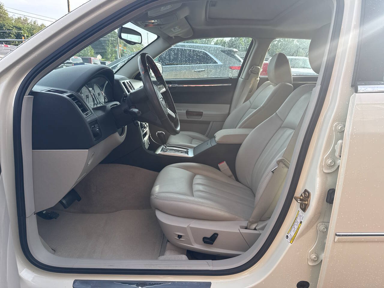 Used 2005 Chrysler 300 C w/ Sound Group II RWD image 12