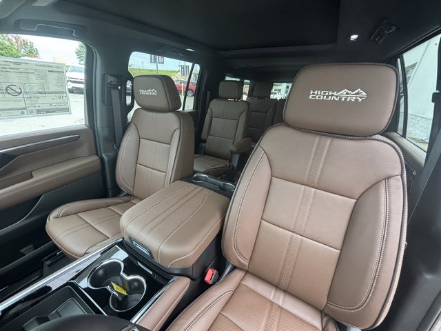 New 2026 Chevrolet Suburban High Country w/ Sun And Tow Package image 4