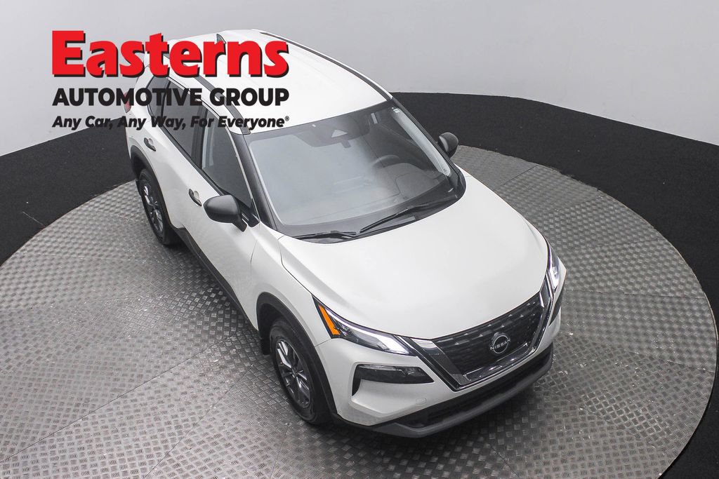 Used 2023 Nissan Rogue S AWD/4WD image 3
