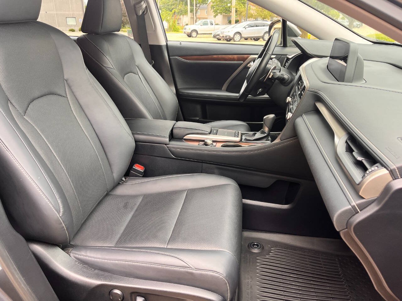 Used 2021 Lexus RX 350L Premium w/ Premium Package AWD/4WD image 27
