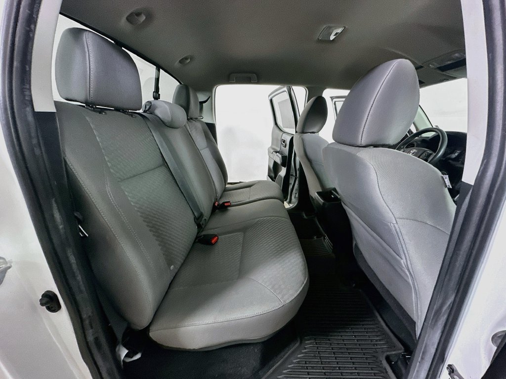 Used 2023 Toyota Tacoma SR AWD/4WD image 12