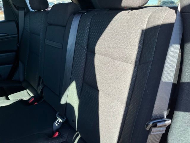 Certified 2021 Jeep Grand Cherokee Laredo w/ Security & Convenience Group image 19