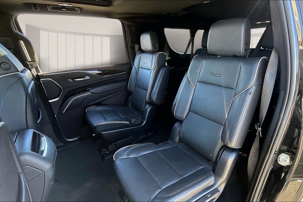 Used 2023 Cadillac Escalade ESV Sport AWD/4WD image 28