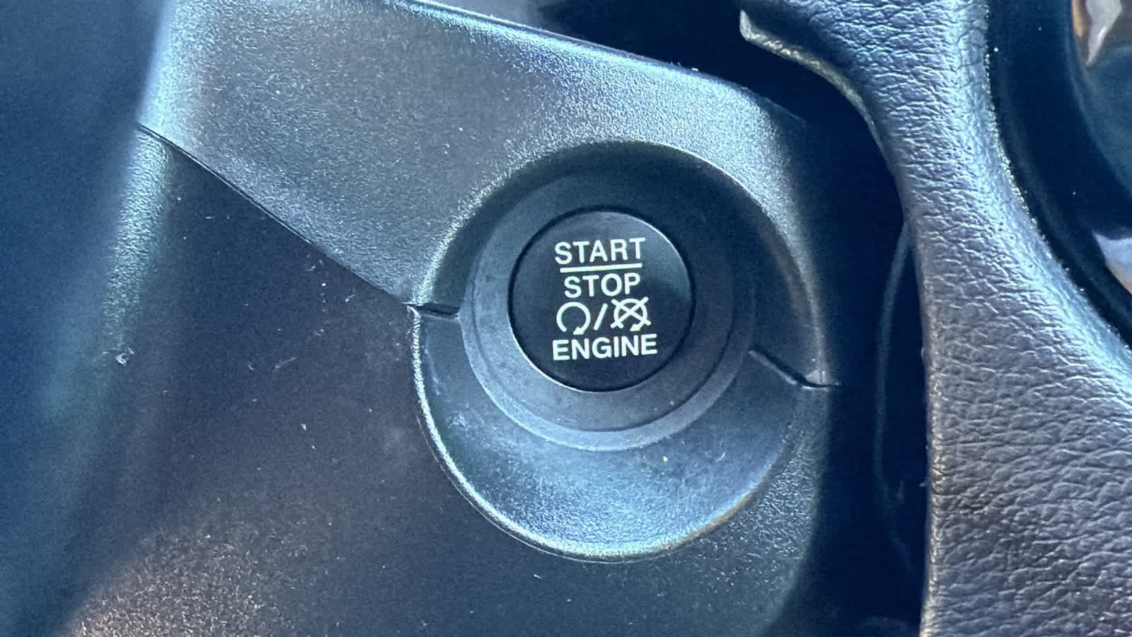 Used 2020 Jeep Compass Latitude FWD image 17