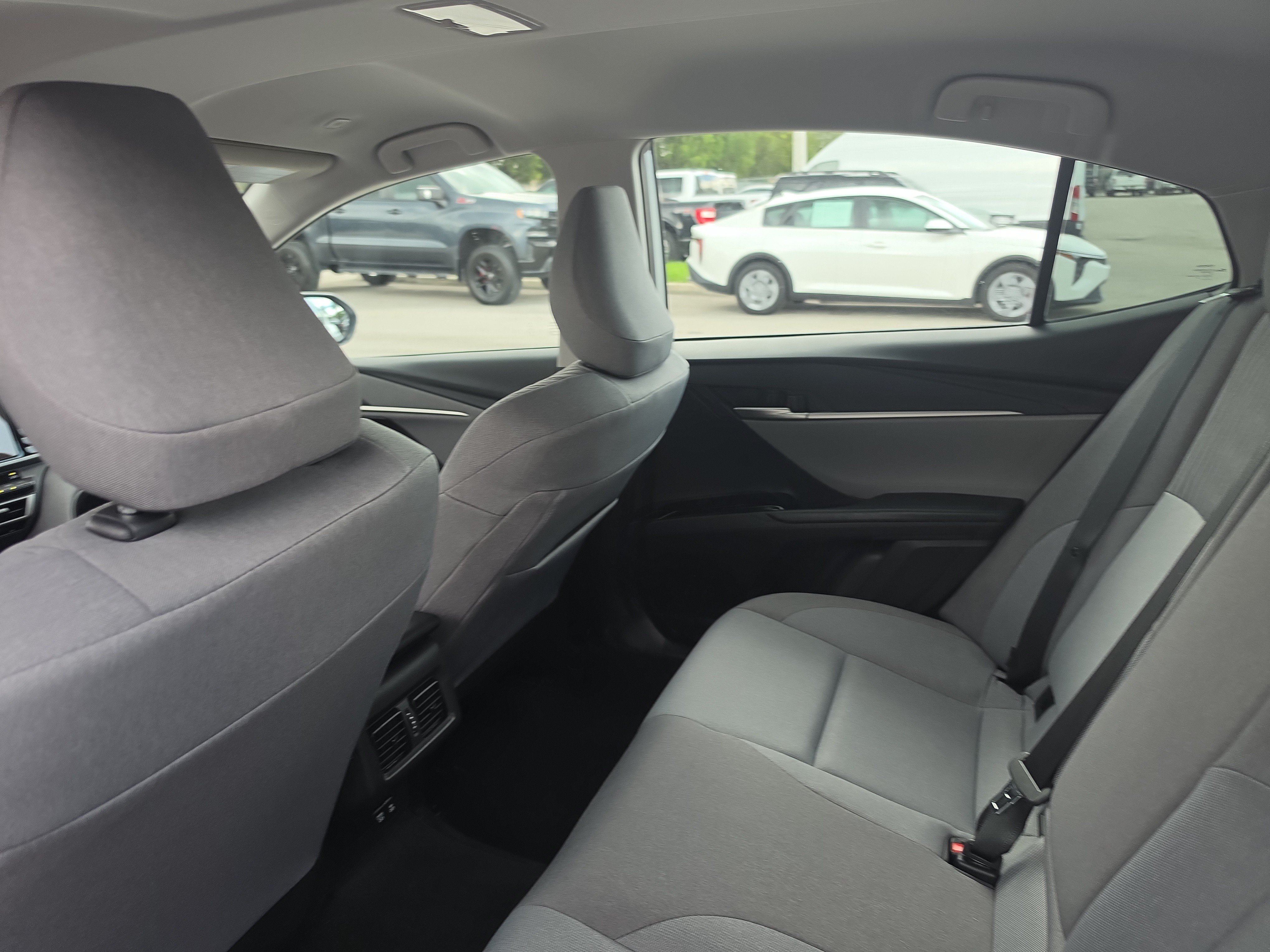 Used 2025 Toyota Camry LE FWD image 10