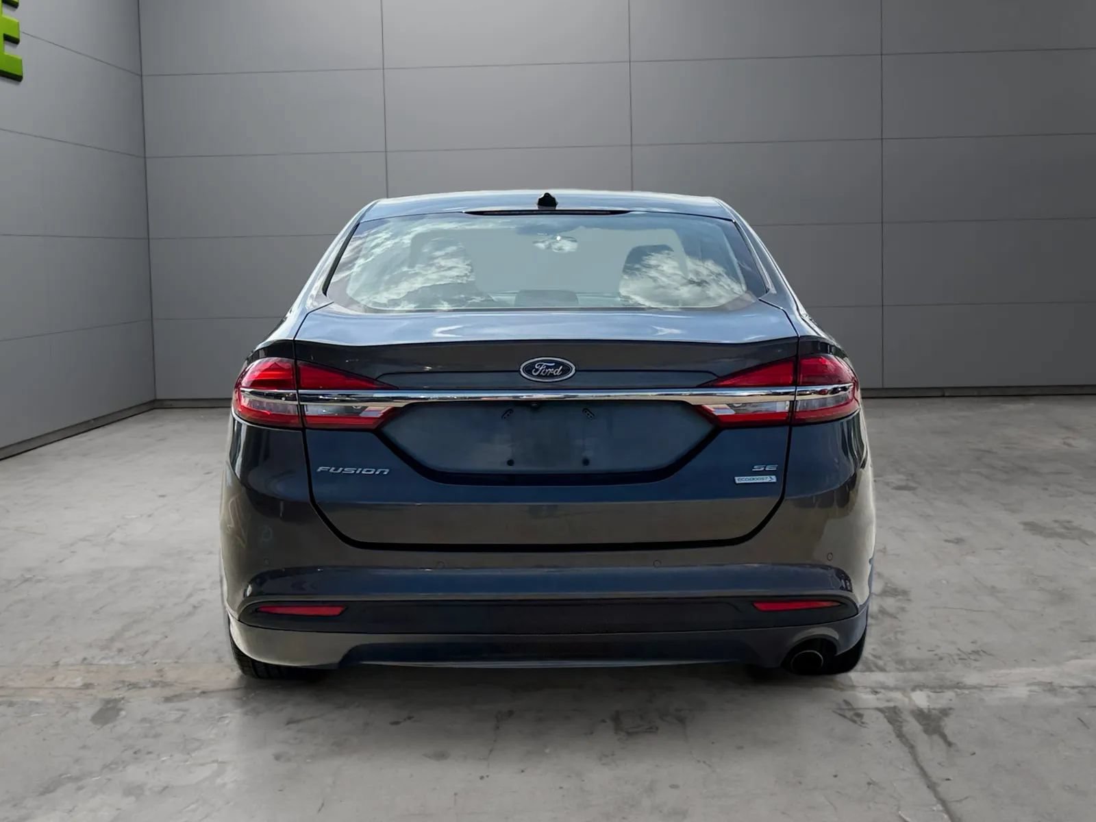 Used 2017 Ford Fusion SE w/ Fusion SE Technology Package FWD image 11