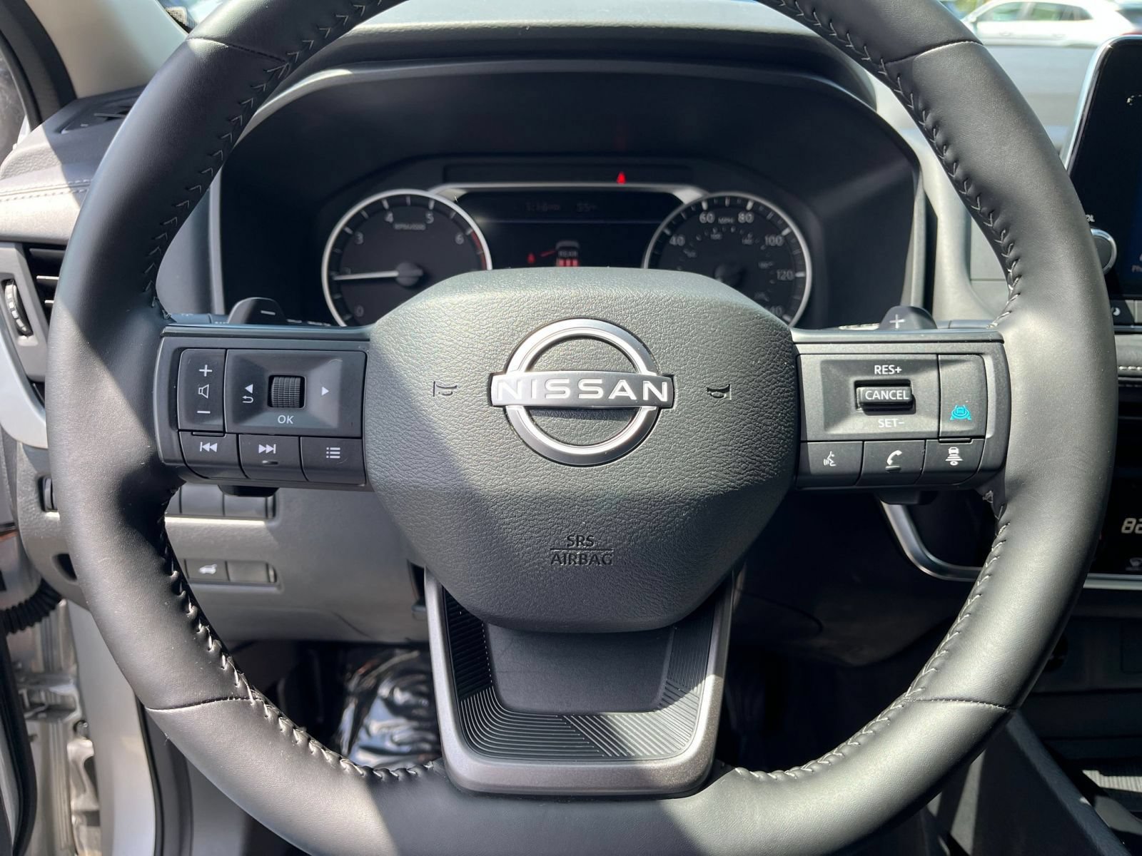 Used 2025 Nissan Rogue SV FWD image 30