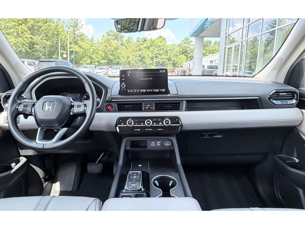 Used 2025 Honda Pilot EX-L image 10