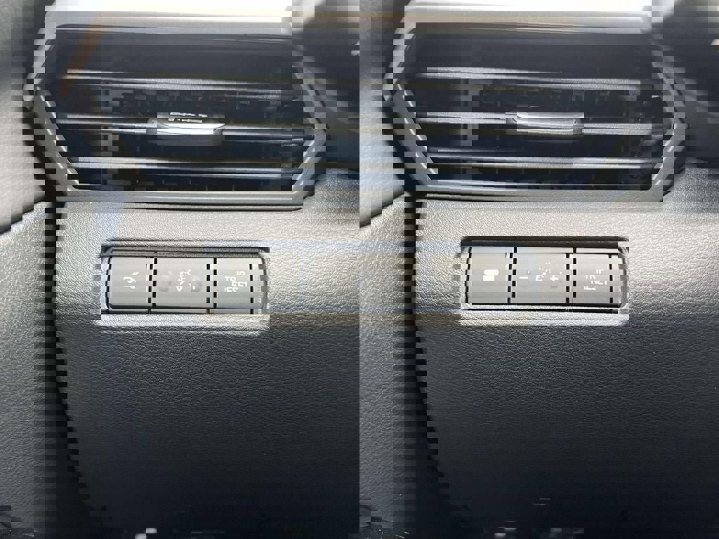 New 2025 Nissan Altima 2.5 SR image 24