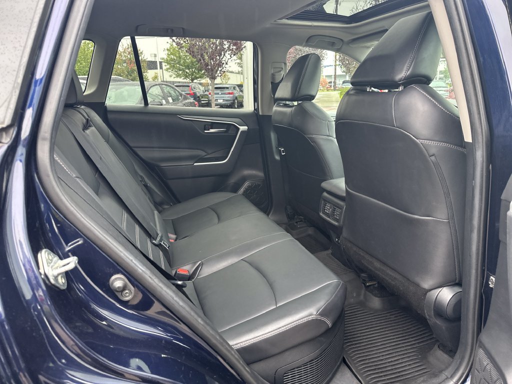 Used 2021 Toyota RAV4 XLE Premium AWD/4WD image 15