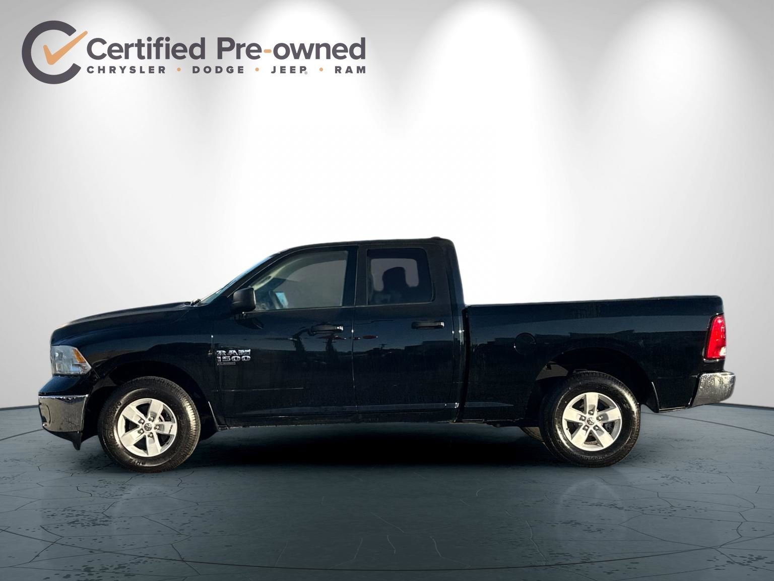 Used 2024 RAM 1500 Classic SLT image 7