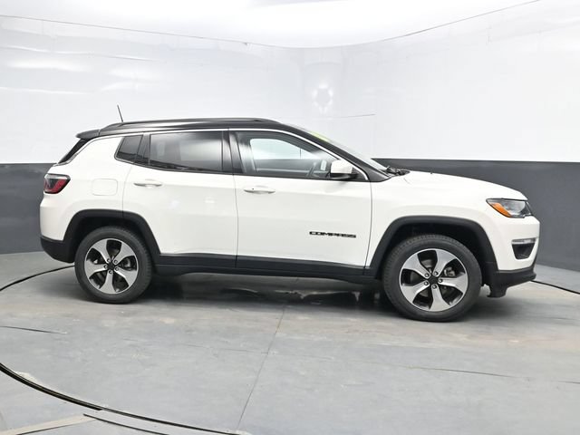 Used 2018 Jeep Compass Latitude w/ Popular Equipment Group AWD/4WD image 8