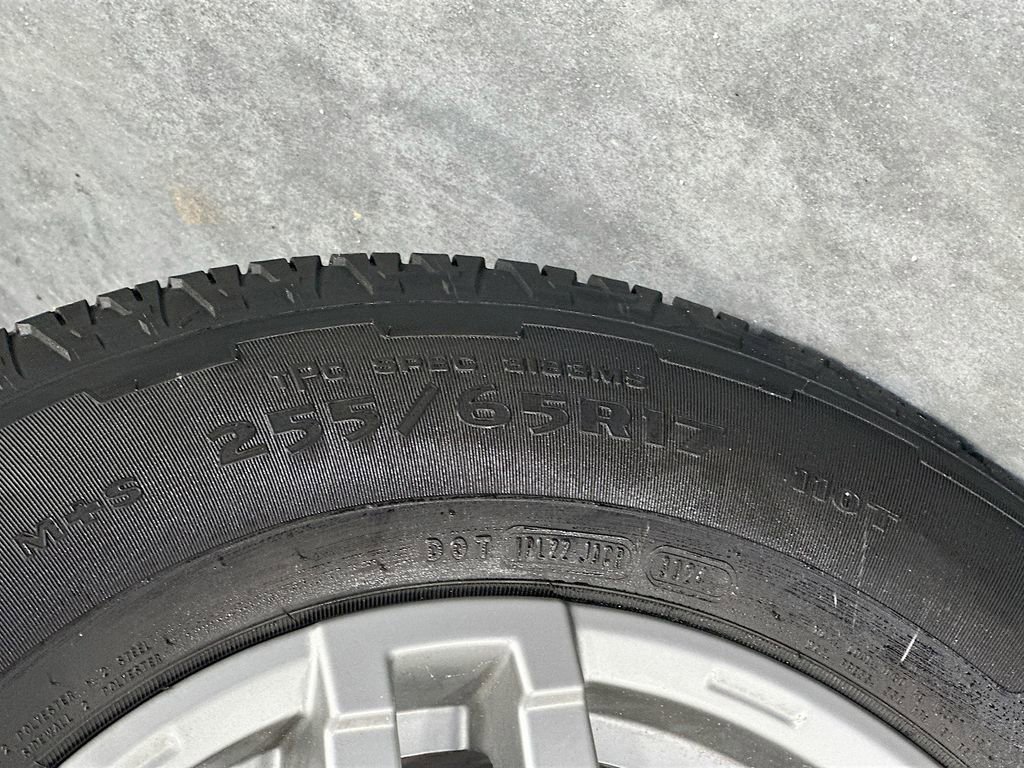 Used 2024 Chevrolet Colorado LT w/ LT Convenience Package II image 29