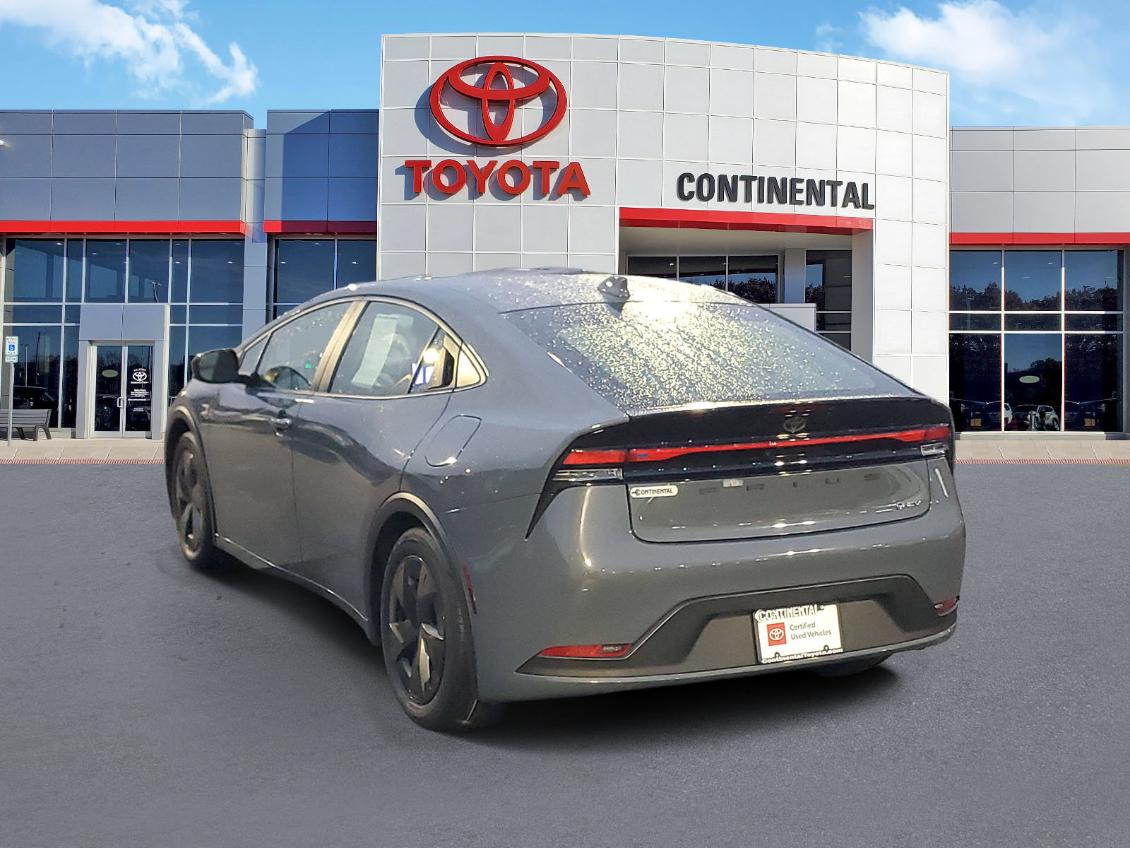 Certified 2024 Toyota Prius LE FWD image 4