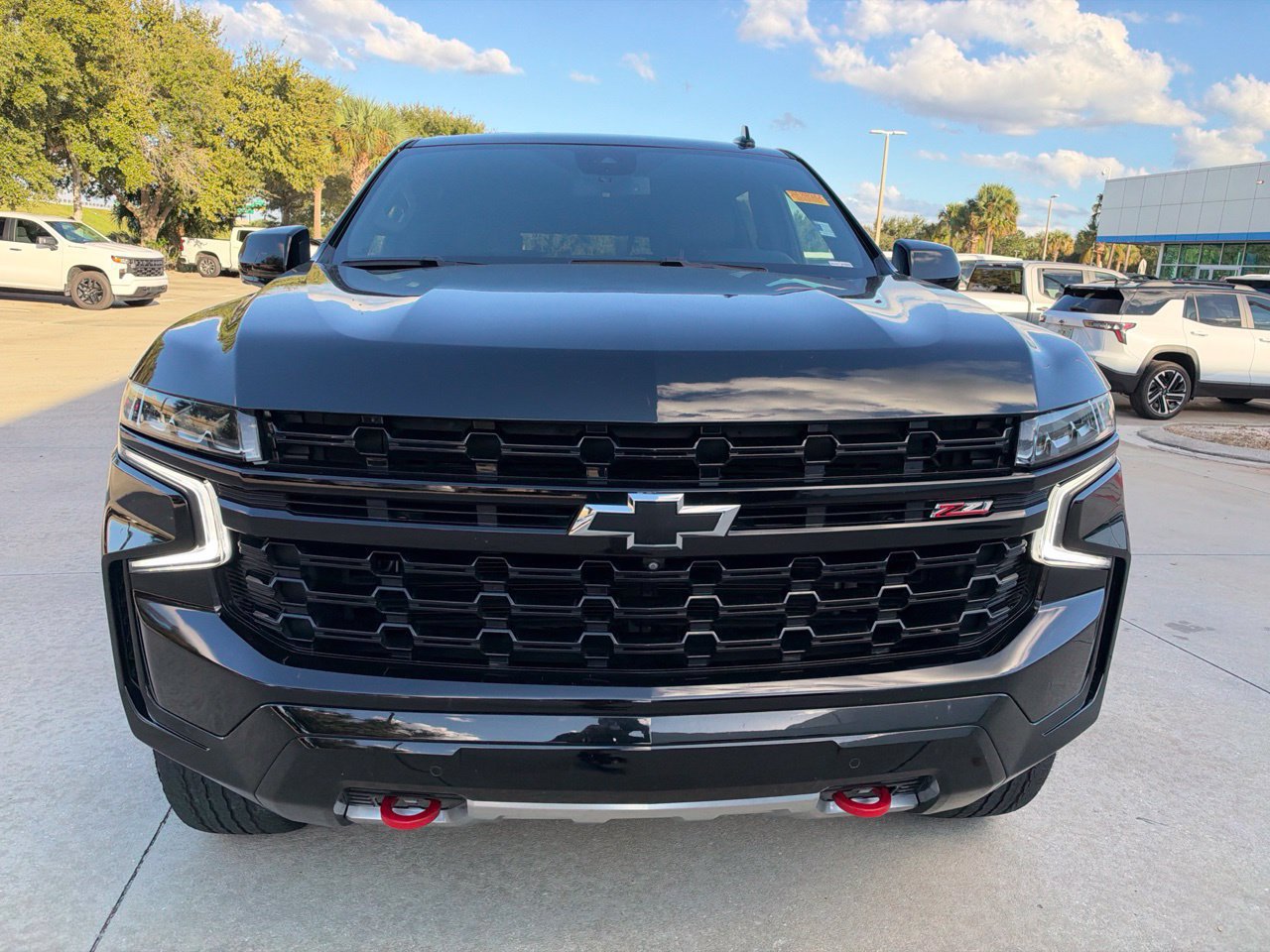 Used 2024 Chevrolet Suburban Z71 w/ Luxury Package AWD/4WD image 8