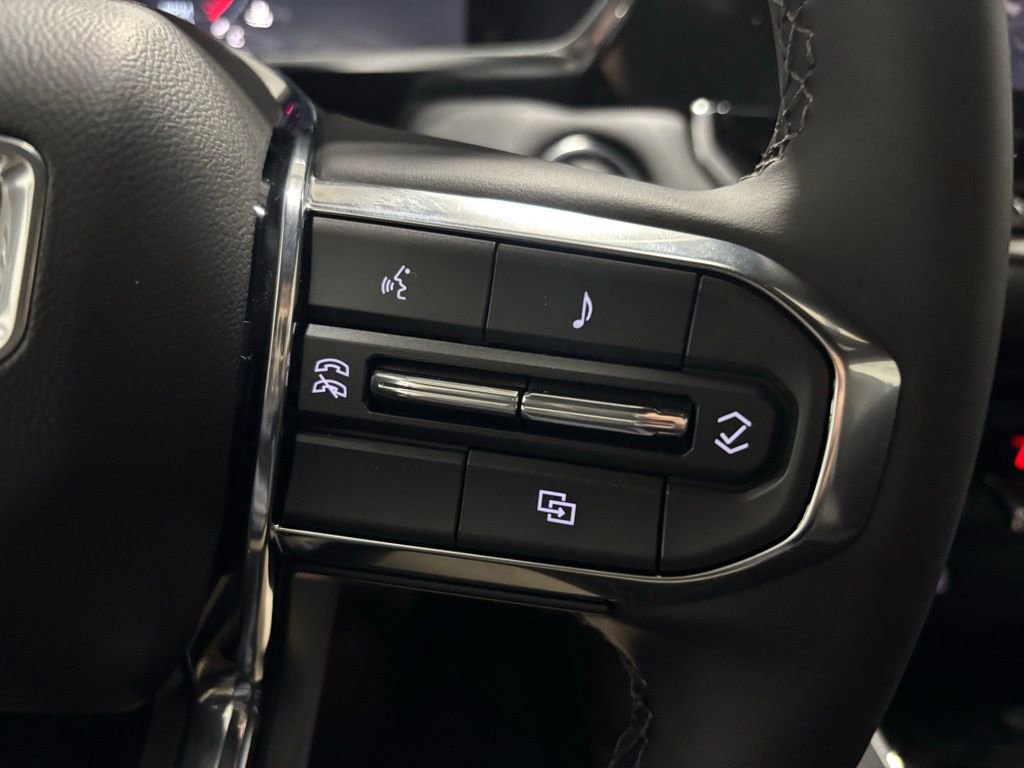 New 2026 GMC Canyon Elevation w/ Convenience Package RWD image 17